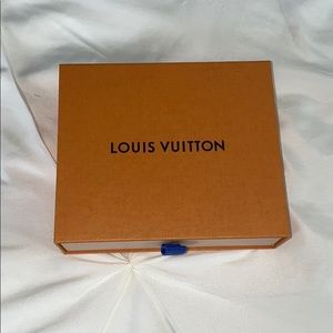Louis Vuitton wallet gift box, dust bag, & ribbon